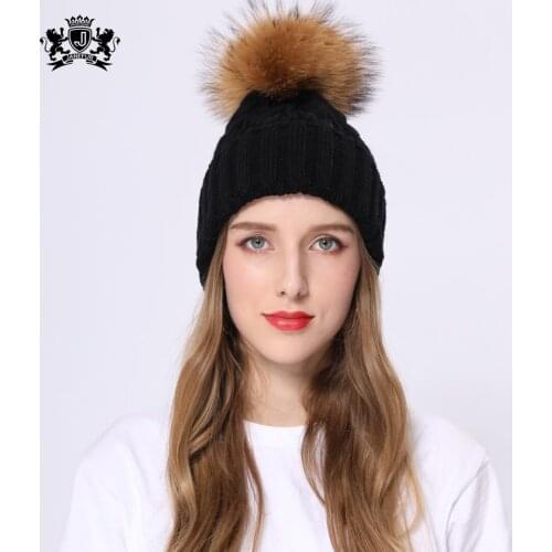2020 New Winter Hat For Women Real Raccoon Fur Thick Warm Ladies Fashion Cap Leisure Outdoor Riding Detachable Pompon