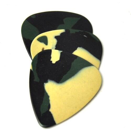Lots of 100pcs 0.71mm Medium Camouflage Celluloid Guitar Picks Standard Heart Shape