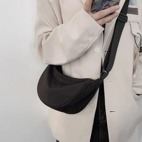 Designer Nylon Shoulder Dumpling Bag Light Crossbody Bag Large Capacity Waist Bag Casual Half-moon Hobo Bag Travel Clutch Bolso