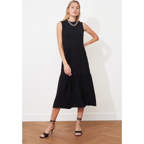 TRENDYOLMİLLA Black Wide Cut Dress