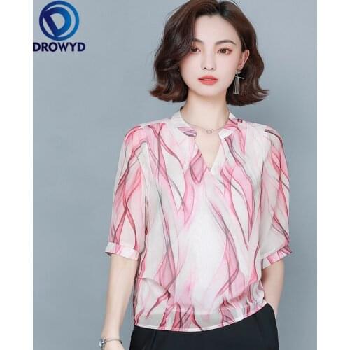 2021 Fashion Pink Printed Shirt Chiffon Summer New Style Womens Loose V-neck Short-sleeved Shirt Plus Size Fit Bottoming Tops