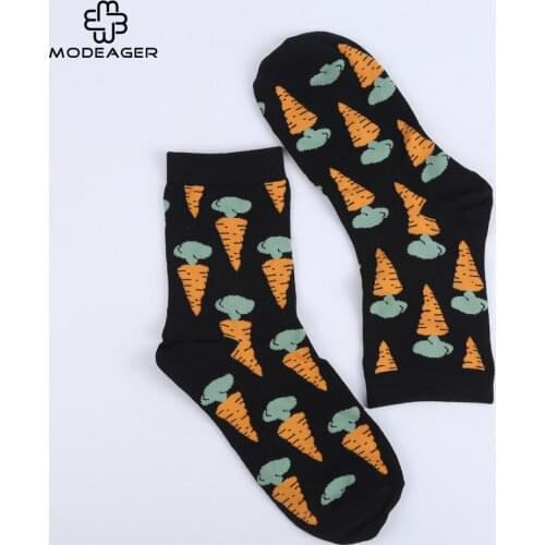 Modeager Korea Harajuku Novelty Black Vegetable Carrot Printed Women Cotton Socks Cool Funny Skate Women Short Socks