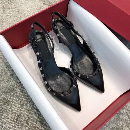 2021 Fashion Luxury Rivets Sandals Shoes Designer Pointed Toe Thin High Heels Pumps Shoes Lady Summer Party Sandals Shoes