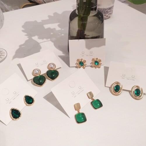 Vintage Green Color Heart Flower Drop Earrings Gold Color Alloy Round Geometric Dangle Earrings for Women Retro Jewelry Gifts