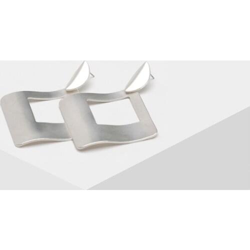 Amorita boutique Fashion Metal hoopr design earrings