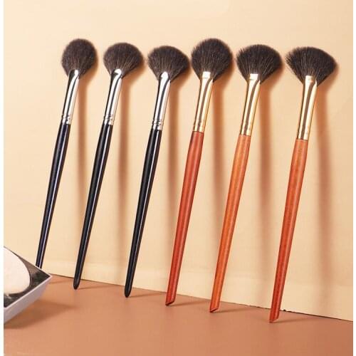 New 2021 1 piece Small Fan Makeup brushes Highlighter Nose shadow Make up brush Blusher contour exquisite beauty tools Goat hair