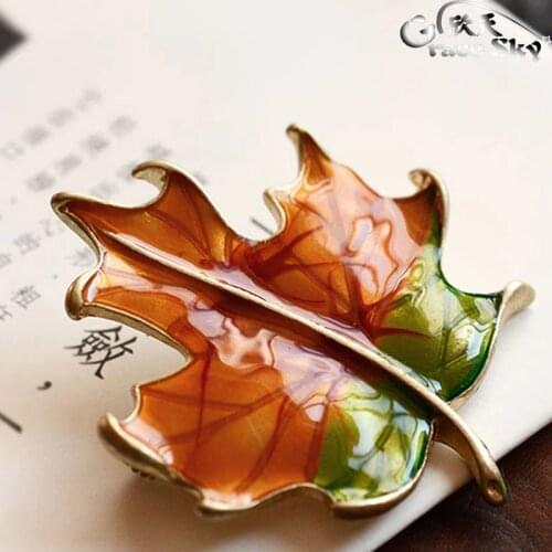 2018 Fashion Jewelry Enamel Pin Metal Mapel Leaf Brooch Hijab Pin Broches Vintage Brooch Safety Pin Wedding Brooches For Women