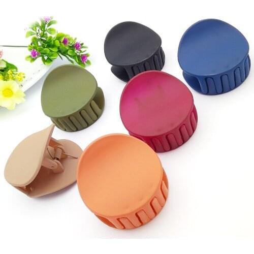 New Arrival Korean Fashion Design Women Hair Claw Solid Color Hair Crab Retro Square Scrub Hair Clips