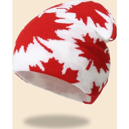 2021 Fashionable Beanies Xmas Beanies Men Women Casual Maple Leaf Jacquard Skiing Knitted Hat Christmas Gift