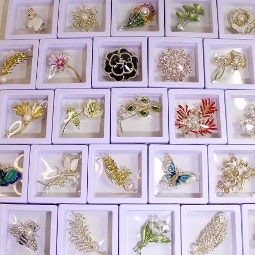 AISHIYINNA Butterfly Brooches For Clothes