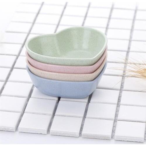 4pcs Sauce Dishes Heart Shape Sauce Dipping Bowls Wheat Soy Dishes Mini Dinnerware Plate Condiment Dish for Paste Jam