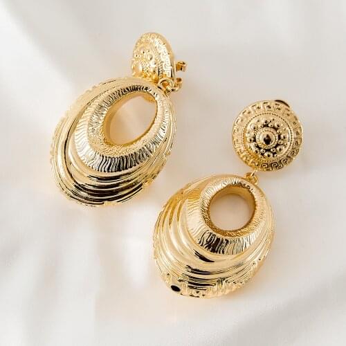 Conch Shaped Golden Color Hollow Out Ellipse High Quality Exquisite Style Earrings For Women 2021 Fashion Design