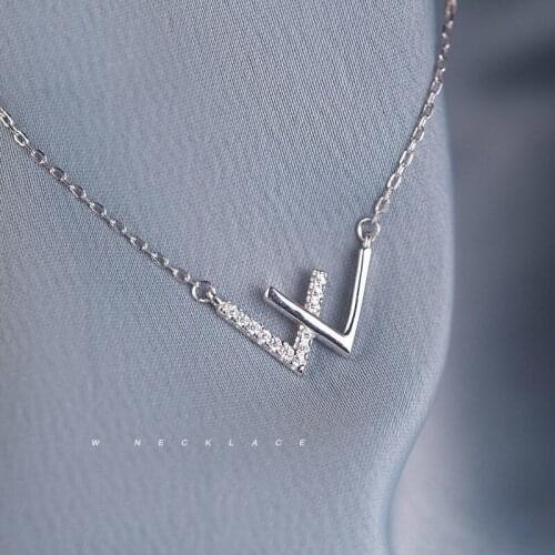 Vintage accessories for women，aesthetic kpop etter necklace women jewelry，boho goth accessories necklace for women