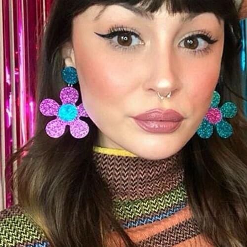 Vintage Pink Shiny Flower Earrings for Women Acrylic 90s Aesthetic Harajuku Cool Fashion Earring Charms Y2K Jewelry Gifts 2021