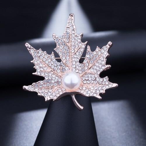 Fashion Maple Leaf Alloy Simple Rhinestone Pearl Brooch Brooch Womens Suit Fall/Winter Coat Collar Pin Pin Sweater Accessories