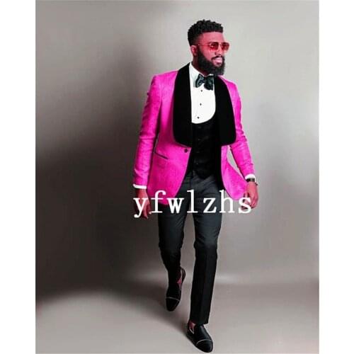 Handsome Embossing Groomsmen Peak Lapel Groom Tuxedos Wedding Dress Men Suits Blazer Prom Dinner (Jacket+Pants+Tie+Vest) A975