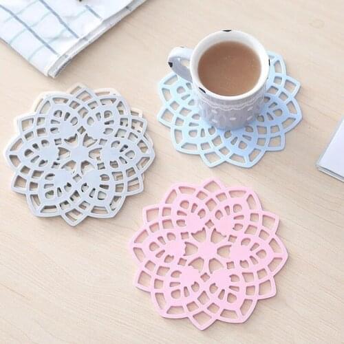 Nordic Flower Hollow Hot Pad Non-Slip Rubber Mat Drink Coaster Heat-Resistant Tableware Placemat Pot Holder Kitchen Supplies