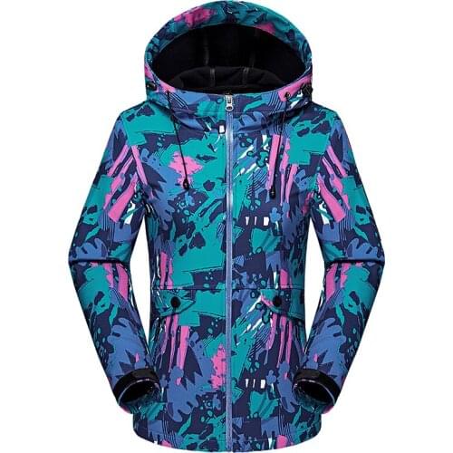 2018 Outdoor SoftShell Spring Autumn Climbing Camping Hiking softshell Jacket WaterproofThermal Windbreaker Women Warm Coat