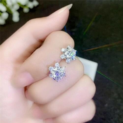 Huitan Temperament Sweet Stud Earrings Girls Fresh Style Aesthetic Women Earrings High-quality Silver Color Trendy Jewelry 2021