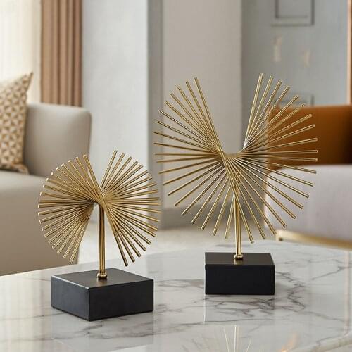 Metal Handicraft Furnishings Abstract Golden Geometry Line Fly Wing Metal Ornament Statue Modern Home Decoration Accessories