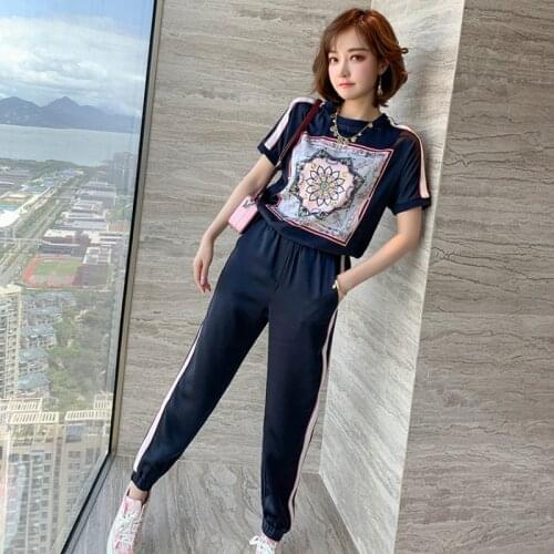Awarose Casual Outfit Female Loose Clothes Set 2021 Summer Short Sleeve Fashion Print T-shirt Elastic Waist Trousers Women Suit