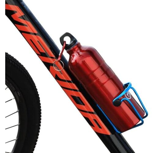 Macroupta Bottle Holders