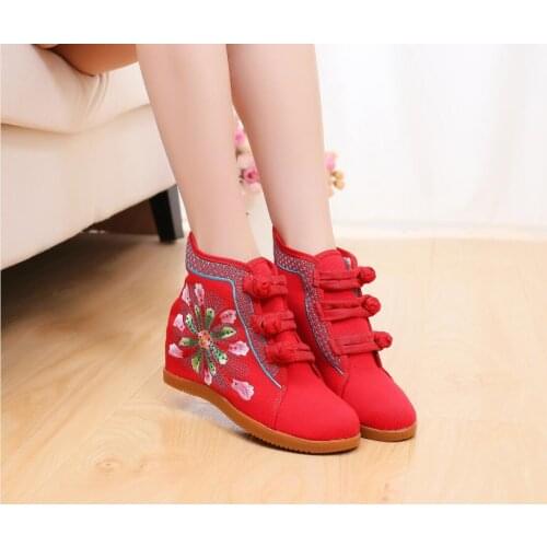 Luxury Designer Women Sneakers Lightweight Flykint Shoes Slip Walking Socks Shoes Trainers Mesh Female Flat Homme Tenis Martins