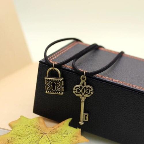 2 PCs Retro Key and Lock Pendant Necklace for Lovers Fahion Rope Necklace Jewelry Fashion Couple Necklace Gifts for Women