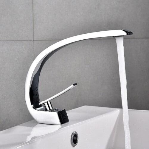 European Style High Standard Copper Hot and Cold Basin Faucet Baking Paint Black Washbasin Single Hole Mixing Faucet Wholesale