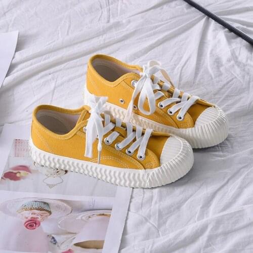 Couple biscuit shoes mens canvas shoes mens and womens board shoes 2020 new Korean white shoes women