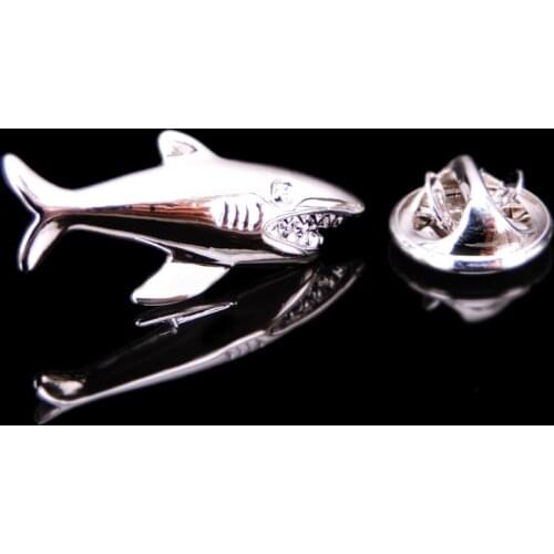 High-quality Brooch Lapel Pin For Successfu Men Pins silvery shark Neckpin Collar Badge Jewelry Broche Clothing accessories
