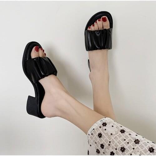 Slippers women 2021 new summer fashion temperament small and fresh square beach word high-heel sandals
