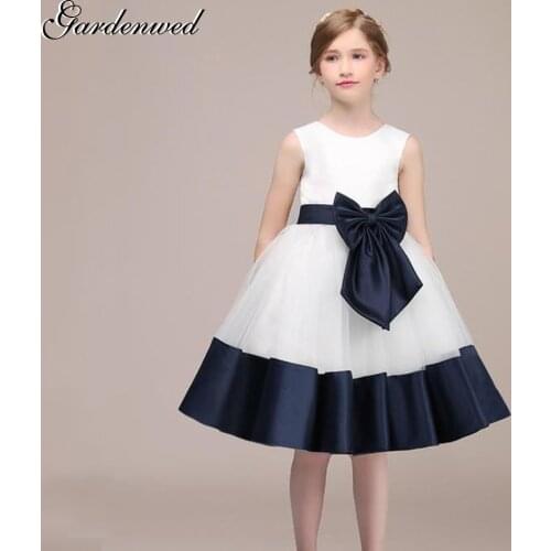 Vintage White Navy Blue Decent Flower Girl Dress 2019 Front Bow Knot Sash Bottom Blue Trim Princess Wedding Communion Gown