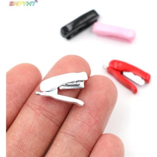 1PCS Random Color Dollhouse Miniature 1:12 Toy A Metal Pink Stapler Length 1.9cm Pretend Furniture Toys Doll Accessories HOT2O21