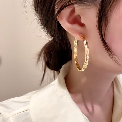 U-Magical Exaggerated Irregular Circle Geometric Hoop Earrings for Women C Shape Gold Metallic Earrings Jewelry Pendientes