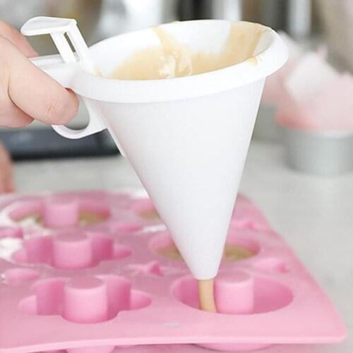 Hand-held Adjustable Kitchen DIY Chocolate Pastry Icing Cream Funnel For Baking Cake Decorating Tools Kitchen Baking Accessori