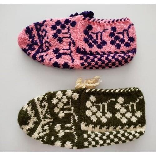 HAND KNIT BOOTIES SOCKS / UNISEX