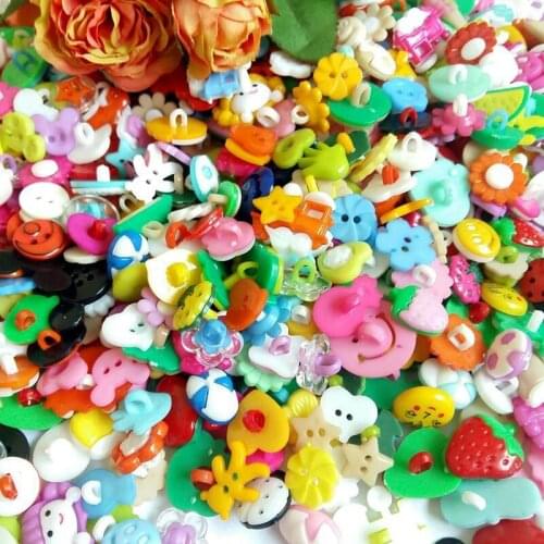 100PCs 25-35 Style Mixed Randomly Cartoon button for KIDS Clothes for craft Scrapbooking Accessories