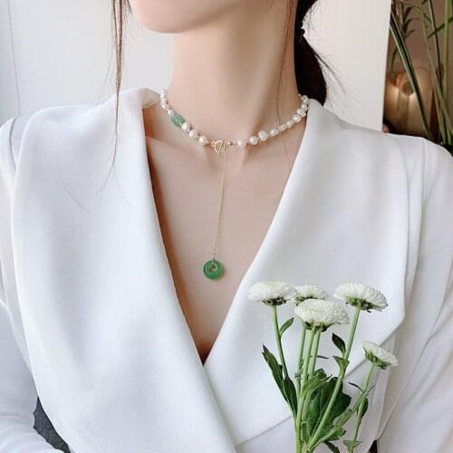 Vintage Fashion Jewelry Natural Baroque Freshwater Pearl Choker Necklace Green Gem Clavicle Necklace for Women Adjustable