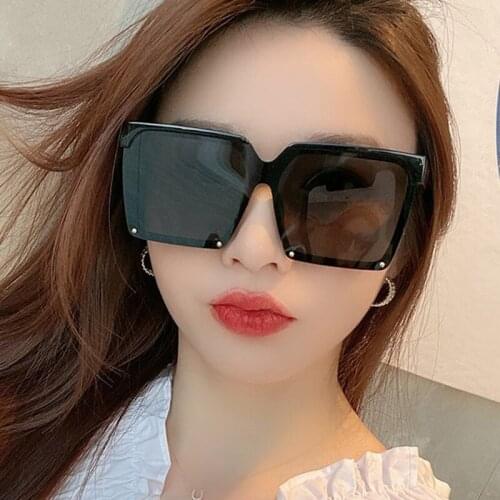 Rivet Oversized Square Frame Women Men Sunglasses Blue Gray Lens UV400 Eye Protection Girl Sexy Ladies Fashion Outdoor Eyewear