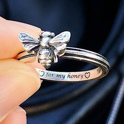 Creative Vintage Unisex Womens and Mens Carved Words Silver Color Lovely Bee Insect Alloy Ring for Party Jewelry Accessories