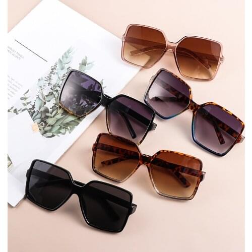 1 Pair Fashion Big Frame Shades UV Protection Sunglasses Oversized Square Eyeglasses Retro Sun Glasses for Beach Street Parties