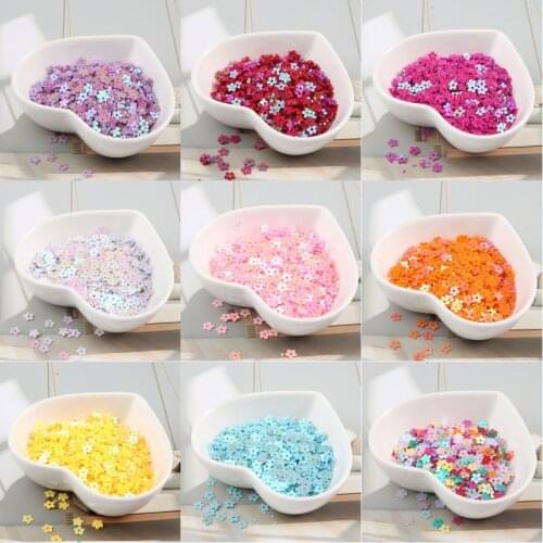 4.7mm 700PCS DIY Sequins Cute Mini Flower Paillettes Nail Decoration Sewing Wedding Dress Accessories DIY Sewing Material