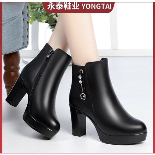 Autumn and winter, new womens boots, high-heeled leather short boots and cashmere warm wool, versatile breathable single boots