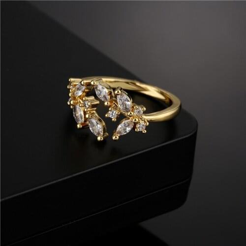 Hot Sale Gold Color Copper Finger Ring Luxury CZ Leaf Charm Open Ring Free Size Female Wedding Jewelry Engagement Accessories