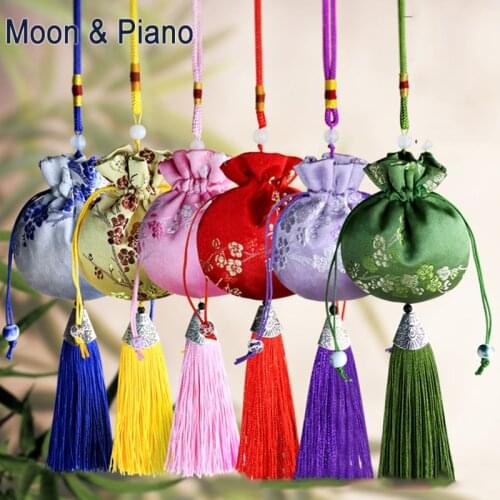 Mini Sachet Women Fashion Plum Flower Pattern Pouch Hanfu Decoration Brocade Tassel Ethnic Style Jewelry Sachet Graduation Gift