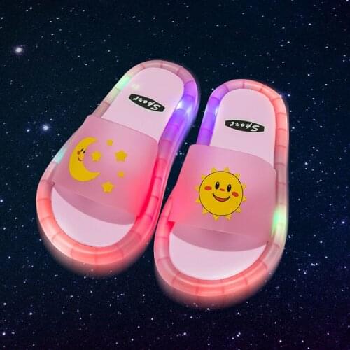 NEW Girl Slippers Children LED Garden Shoes Kids Slippers Baby Bathroom Sandals Kids Shoes for Girl Boys Light Up Pink Shoes