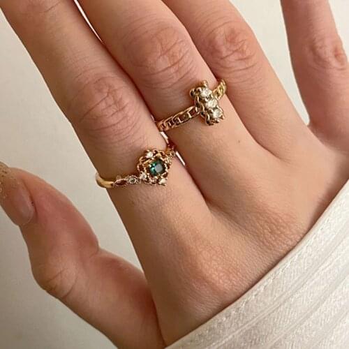 925 Sterling Silver Retro Inlaid Emerald Ring Luxury Temperament Wedding Jewelry Party Gifts