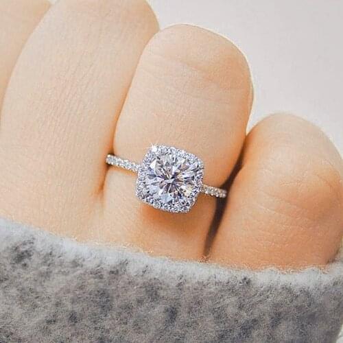 Hot Sell Fashion Luxury Crystal Engagement Ring AAA White Cubic Zirconia Silver Ring For Women 2021 Wedding Trend Female Jewelry