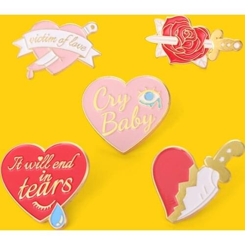 Heart Shaped Enamel Pin Broken Heart "It Will End in Tears"Brooches Decoration Hat Badge for People Who Have Been Hurt Emotion